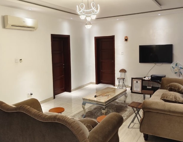 5 Bedroom fully detached House with 2 Rooms BQ