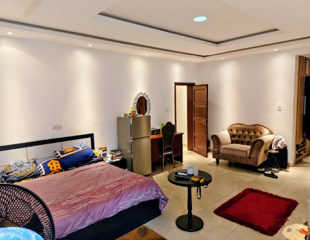 5 Bedroom fully detached House with 2 Rooms BQ