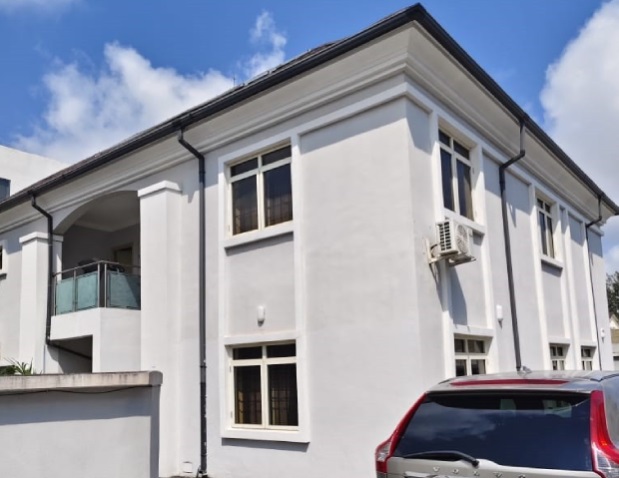 5 Bedroom fully detached House with 2 Rooms BQ