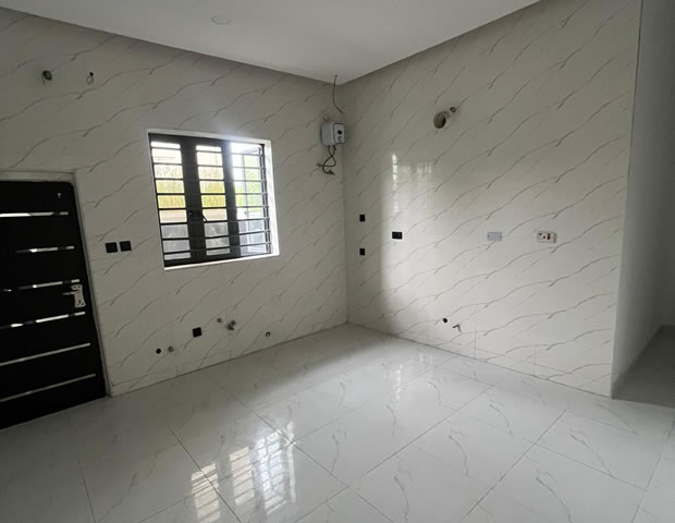 5 Bedroom Fully Detached Duplex