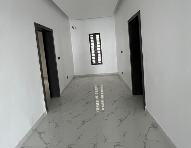 5 Bedroom Fully Detached Duplex