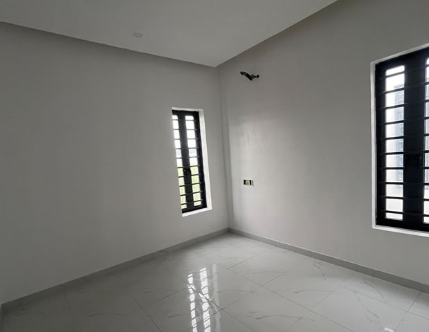 5 Bedroom Fully Detached Duplex