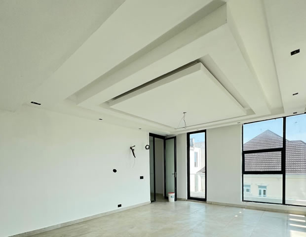 5 Bedroom Fully Detached Duplex
