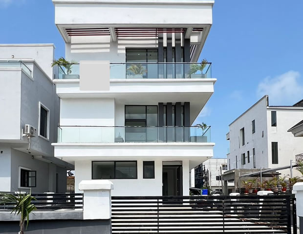 5 Bedroom Fully Detached Duplex