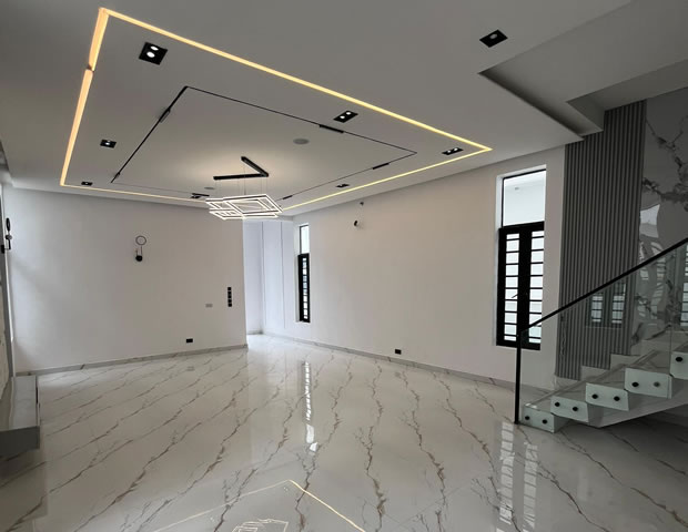 5 Bedroom Fully Detached Duplex