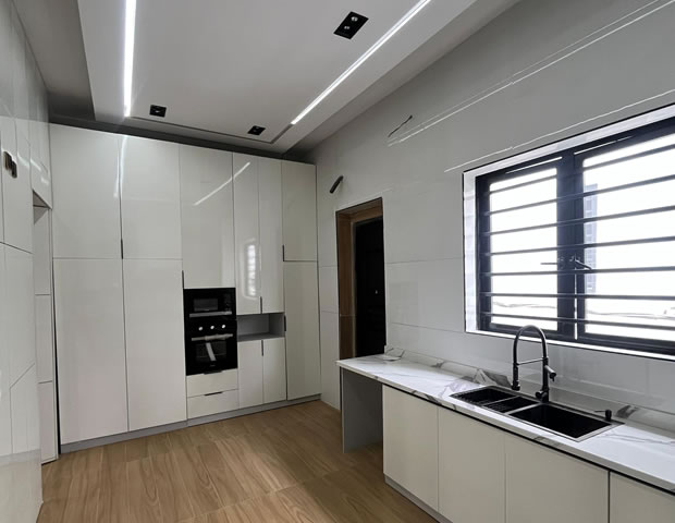 5 Bedroom Fully Detached Duplex