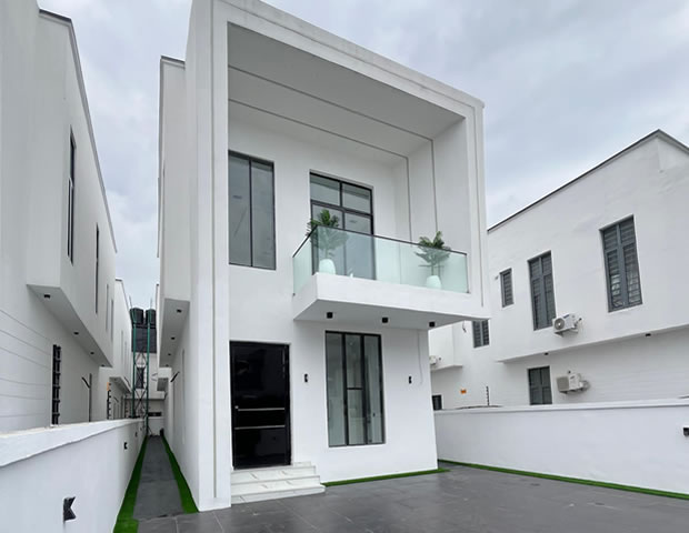 5 Bedroom Fully Detached Duplex